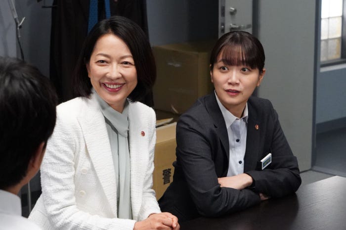 羽田美智子、深川麻衣(C)テレビ朝日