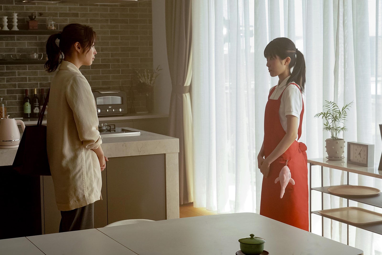 広瀬アリス、福本莉子「全領域異常解決室」（C）フジテレビ