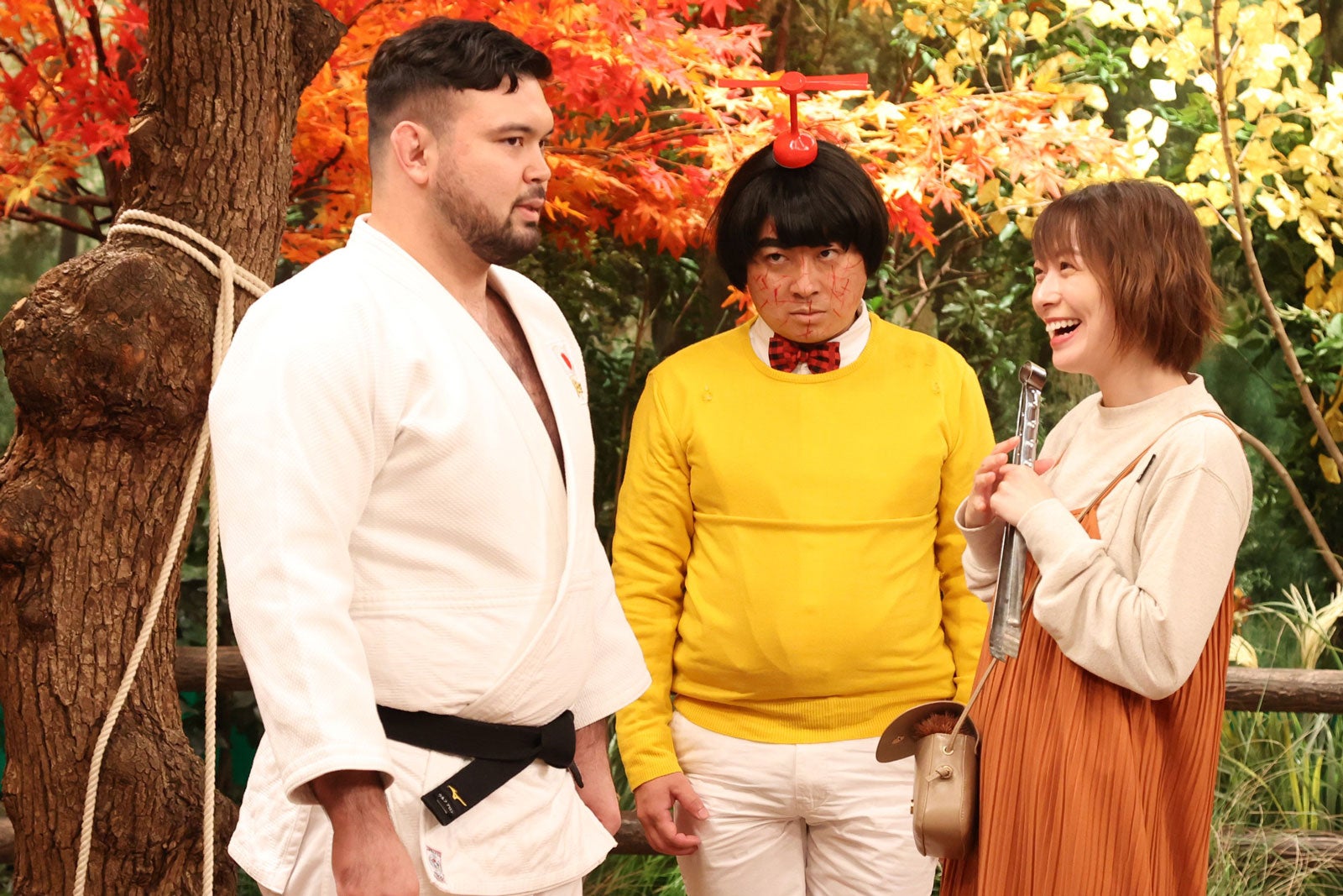 （左から）ウルフアロン、松尾駿、阿部華也子 （C）フジテレビ