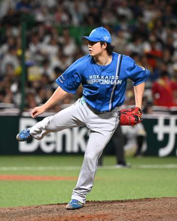 日本ハム 大敗で捕手・進藤がプロ初登板 野球人生で「初めて」のピッチャーで柳町を二ゴロに打ちとる