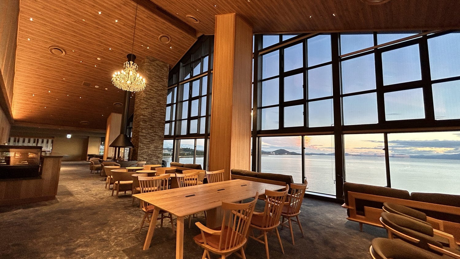雄大な琵琶湖畔でウェルネスステイ「蒼の湖邸 BIWAFRONT HIKONE」温泉やサウナ、美味に癒されるホテル