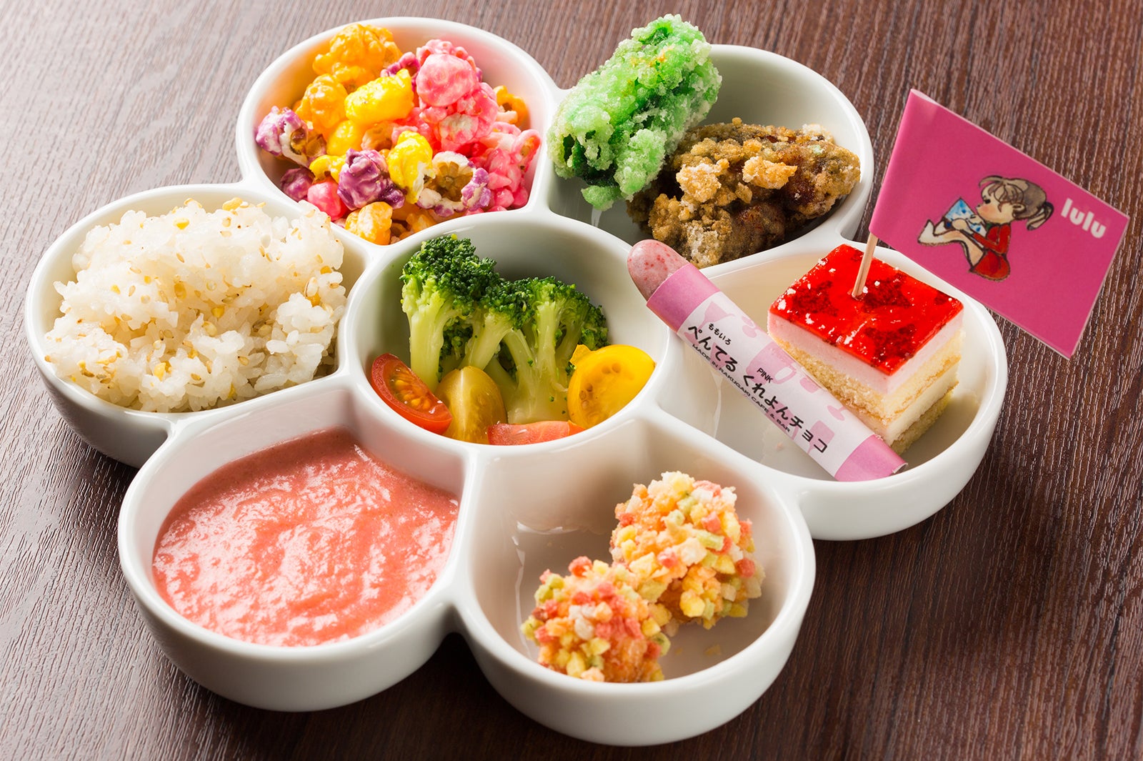 カラフルおつまみセット／画像提供：GINZA RAKUGAKI Cafe＆Bar by Pentel