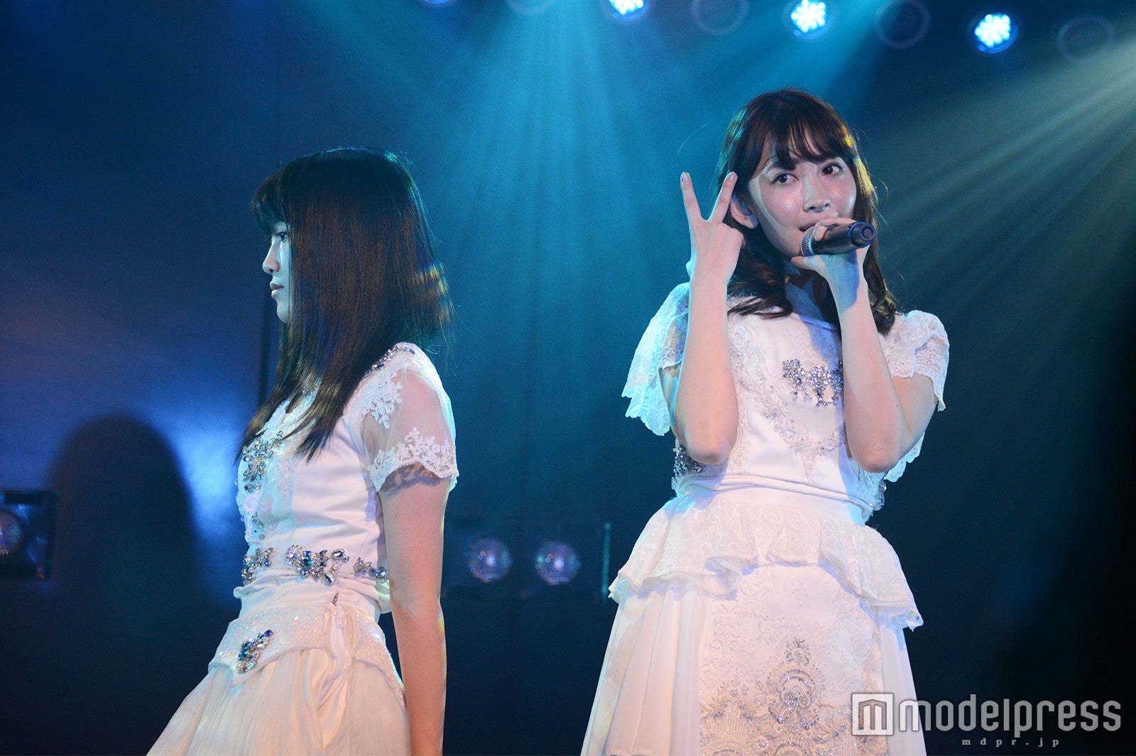 岡部麟、小嶋陽菜「小嶋陽菜好感度爆上げ公演」（C）モデルプレス