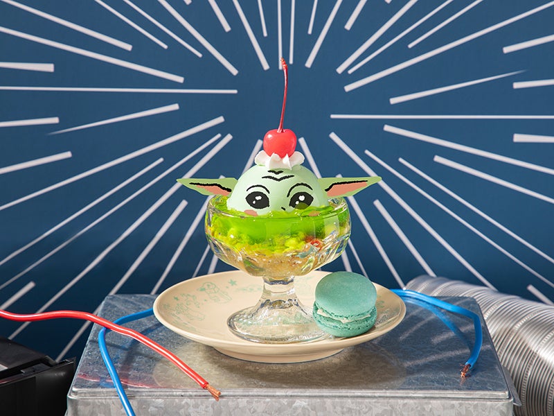 ＜グローグー＞フォースを秘めた？ミルクプリン（マカロン付）　税込1,690円（C） & TM Lucasfilm Ltd.