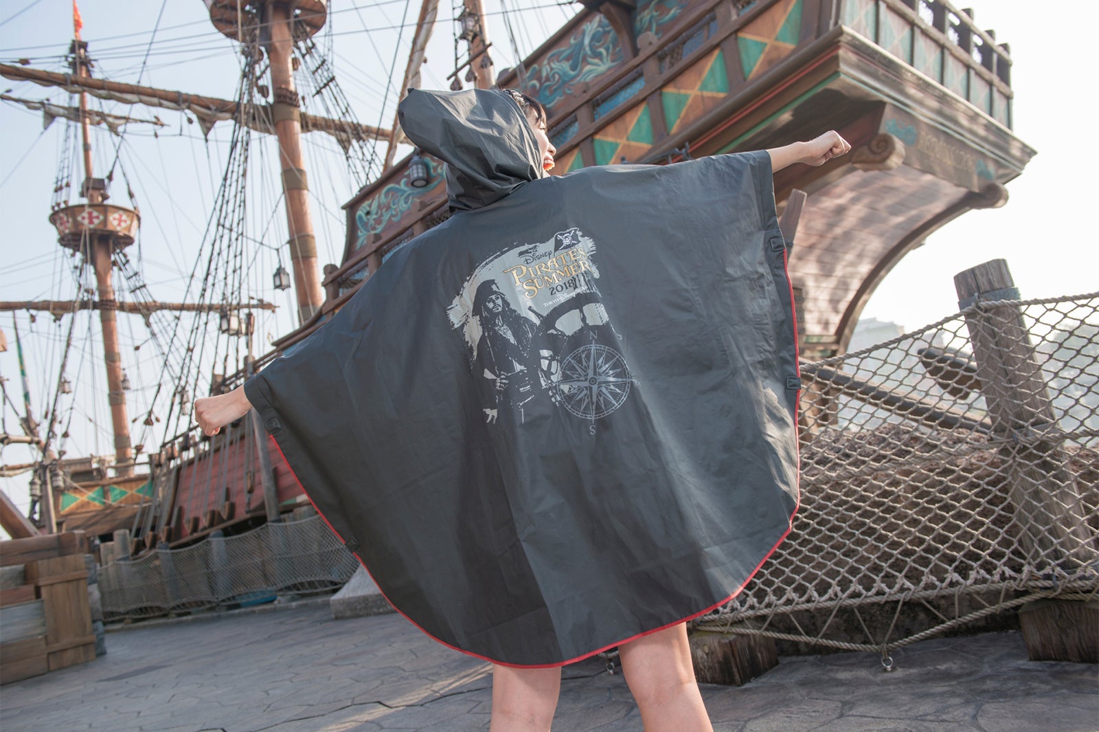 ポンチョ（¥1,500） （C）Disney