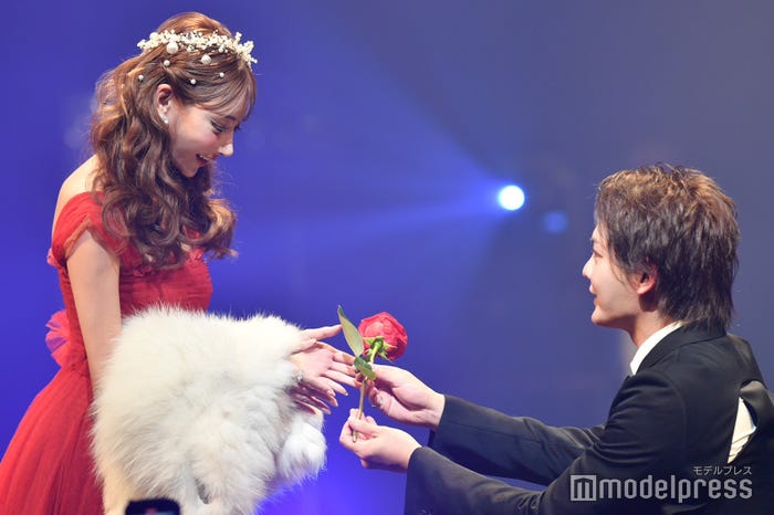 明日花キララ、三崎優太(C)モデルプレス