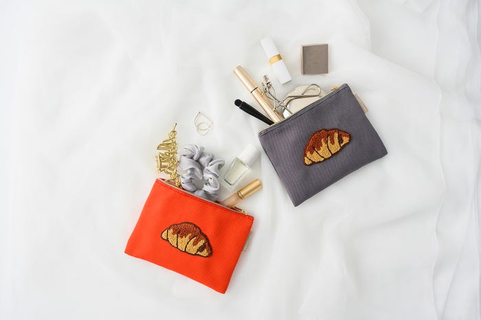 「サンマルクカフェ福袋2026」チョコクロ刺繍ポーチ(提供写真)