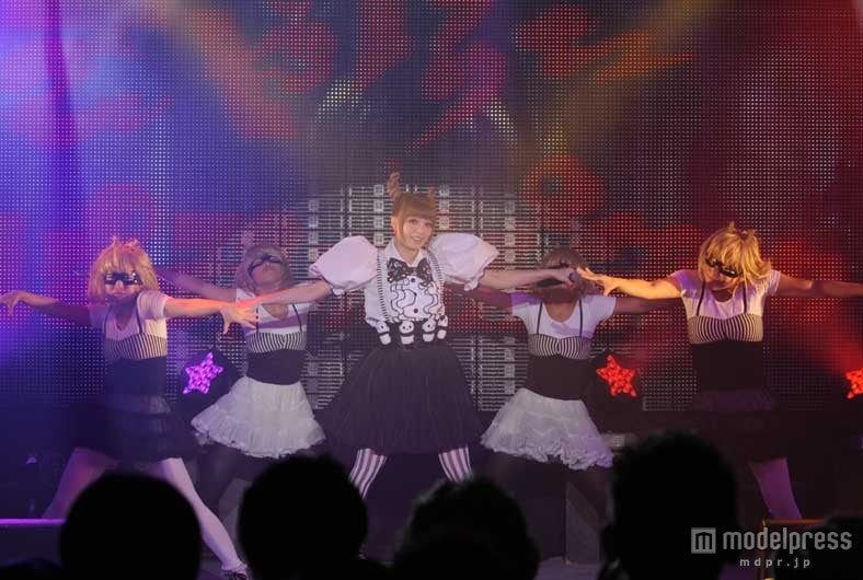 ライブを行ったきゃりーぱみゅぱみゅ／「HARAJUKU KAWAii!! FES 2012」より