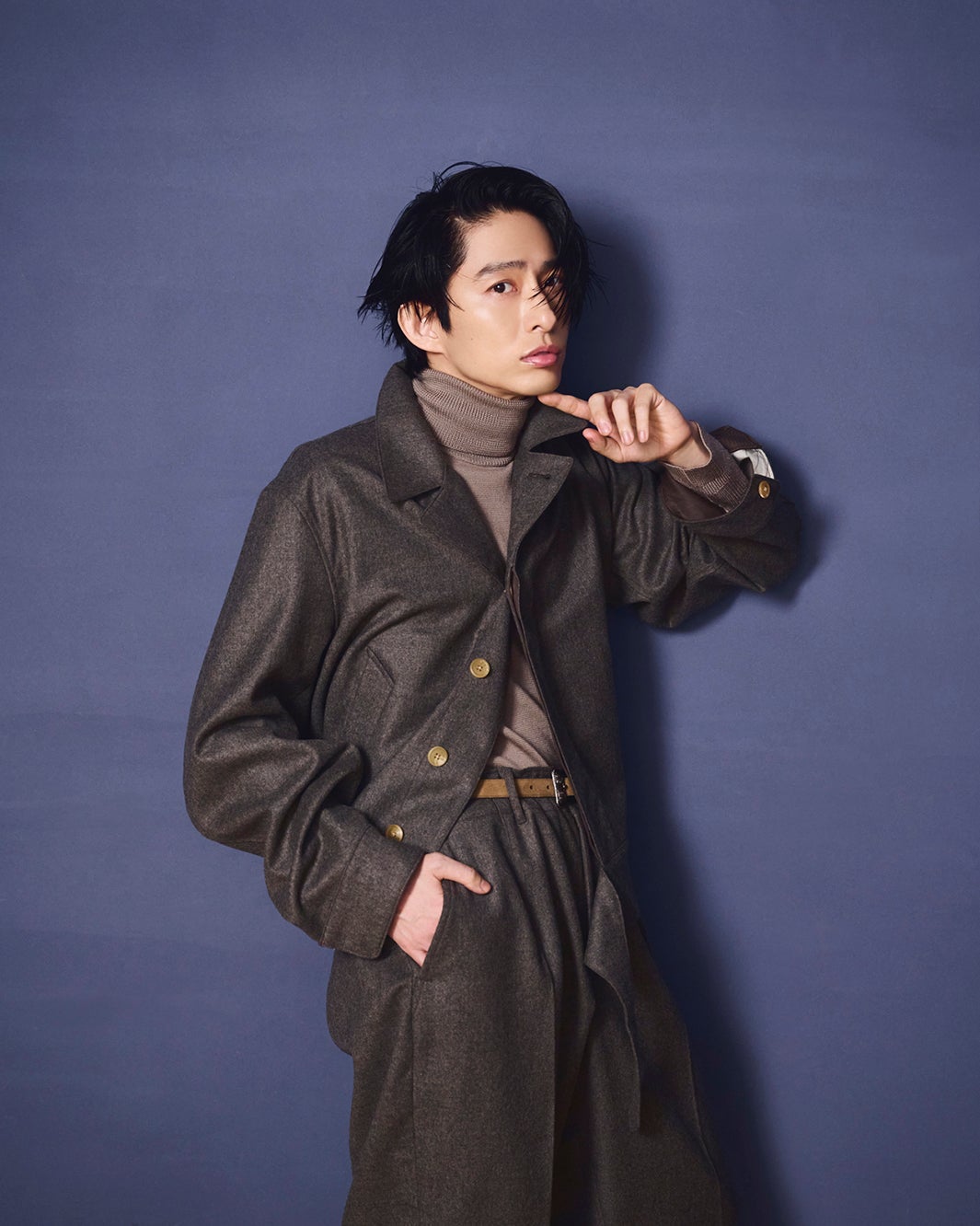 “奇跡の43歳”三宅健、初の写真集決定　スタイリッシュでセクシーなカットも＜才色健美＞