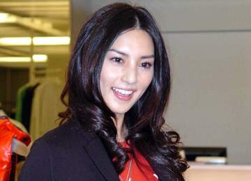 「わぁ♥素敵なご夫婦」 元プロ野球選手の夫と2ショ投稿 モデルの相沢紗世「今月夫婦で3ラウンド目」と報告 SNS「相変わらずお綺麗です」