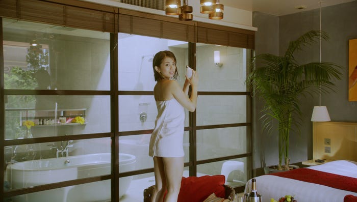 吉崎綾(写真提供:所属事務所)