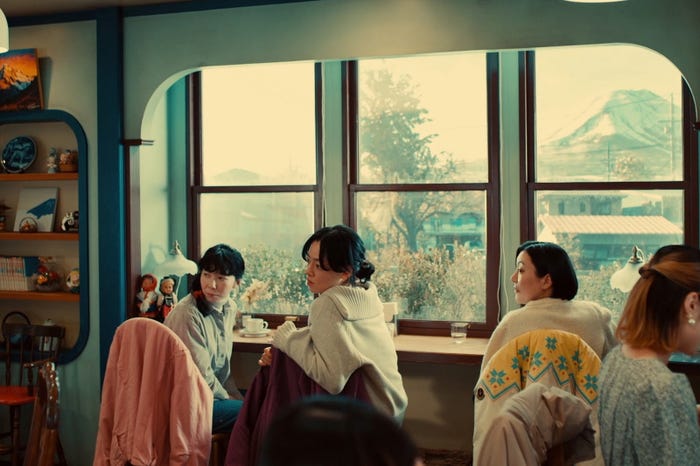 平岩紙、市川実日子、鈴木杏「ホットスポット」第5話(C)日本テレビ