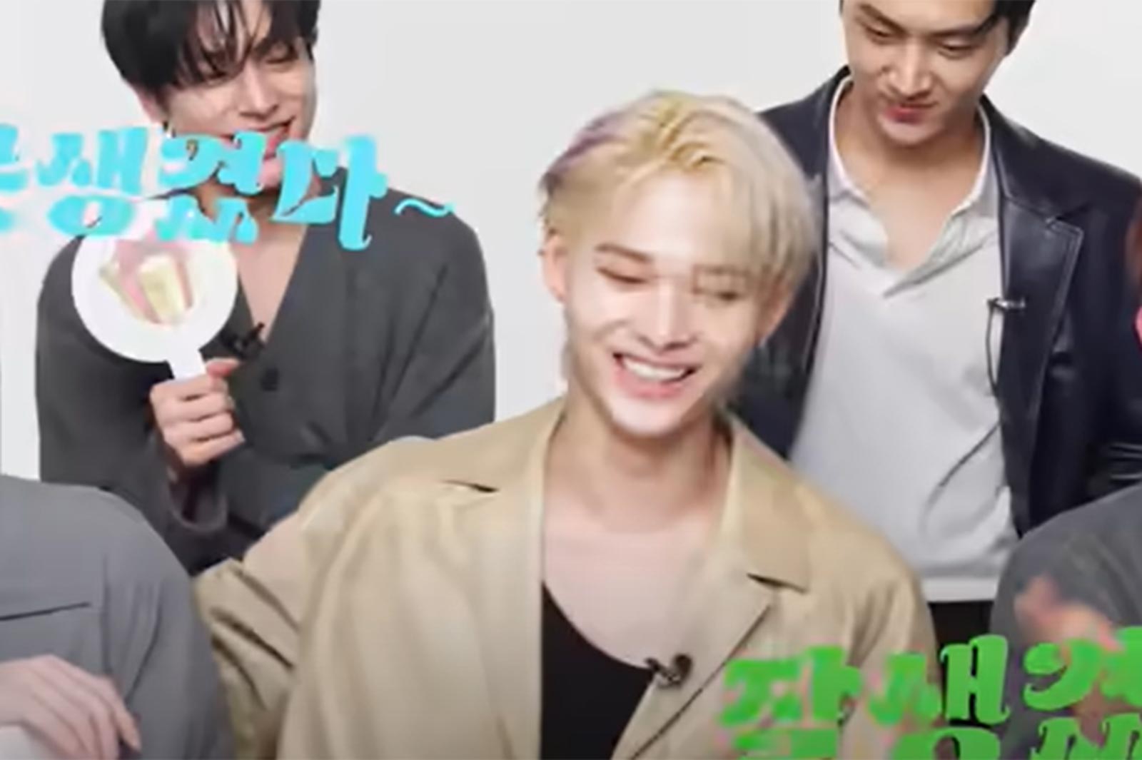 （中央）NI-KI「ELLE KOREA」YouTubeチャンネルより