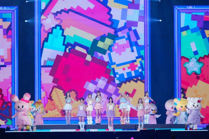 NiziU(C)CJ ENM Co., Ltd, All Rights Reserved