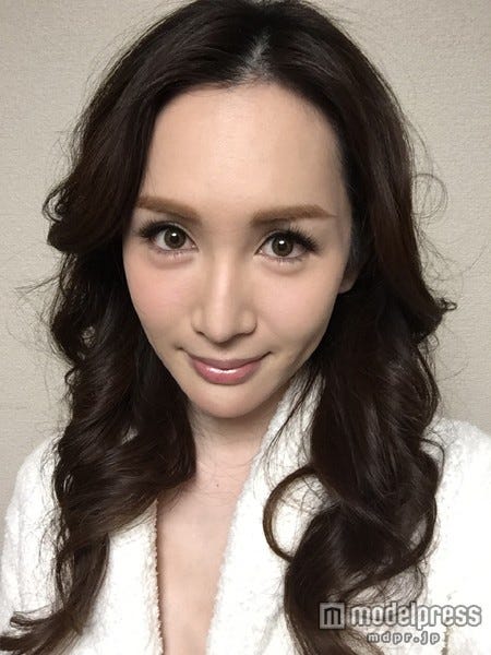 リップクリームが余ったら指先に塗って乾燥予防