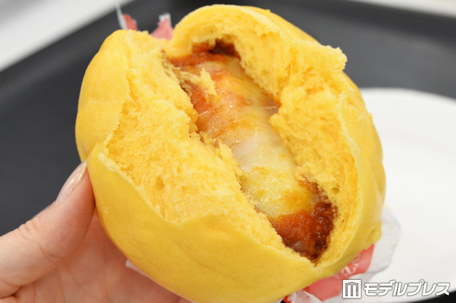 のびーるチーズのコク旨ピザまん（C）モデルプレス