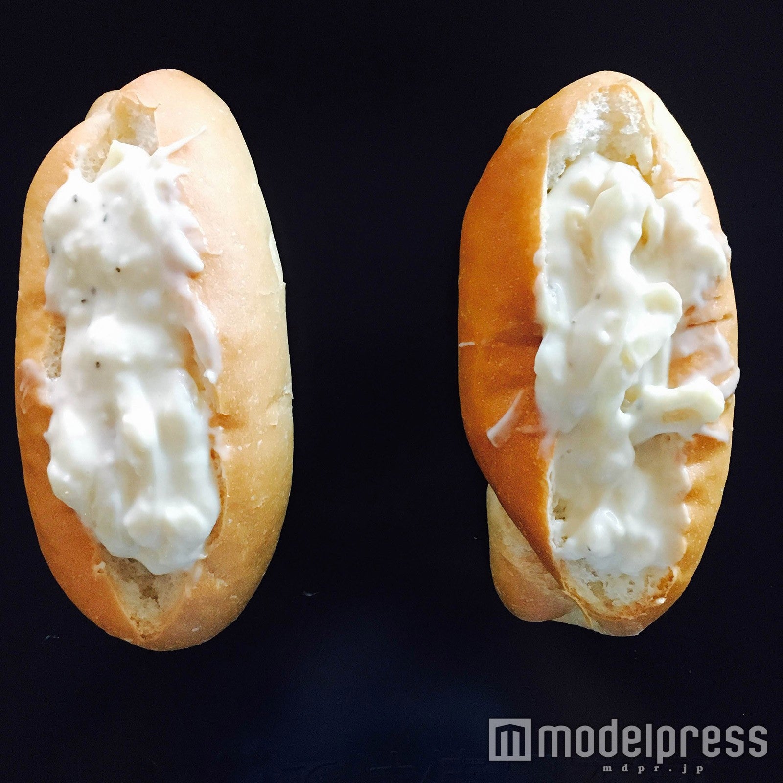 ホワイトソースをトッピング／画像提供：柏原歩