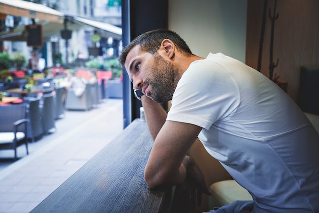 意味不明！冷めたわけじゃないのに彼女に冷たくする男性の本音とは