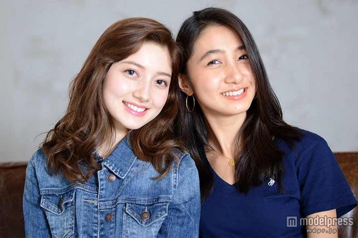 (左から)ティファニー春香、近藤カコ