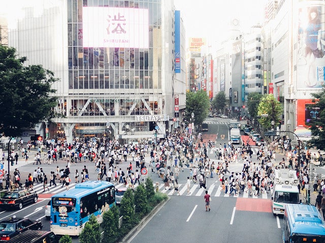 渋谷スクランブル交差点／Shibuya Crossing by Dick Thomas Johnson