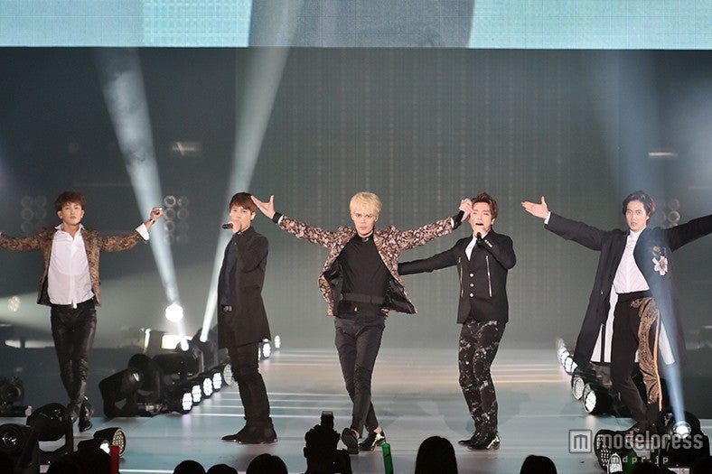 超新星、甘い歌声＆迫力ダンスの熱狂ステージ　ファンの心を鷲掴み＜関コレ2015A／W＞