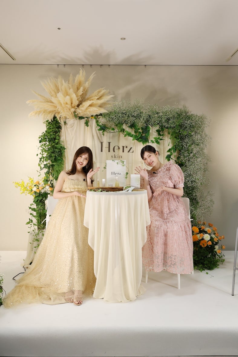 舟山久美子、吉田朱里／写真：Ayami（提供写真）