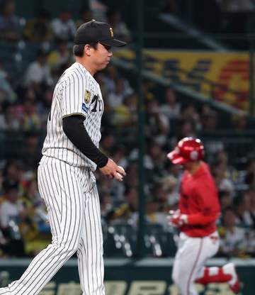 阪神 村上が今季2度目の先頭打者被弾… 広島・佐藤啓から一発 先頭打者被弾はシーズン開幕戦でキャベッジに浴びて以来約6カ月ぶり