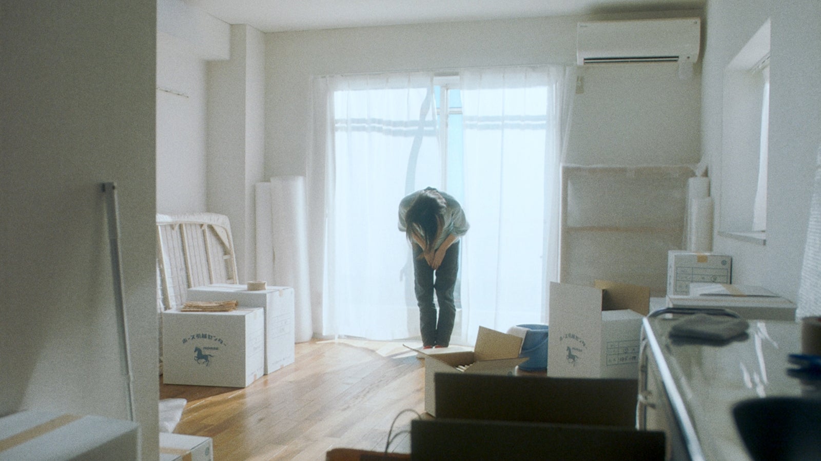 上白石萌歌／「最後の上映会『道』」篇 long.verより（提供写真）