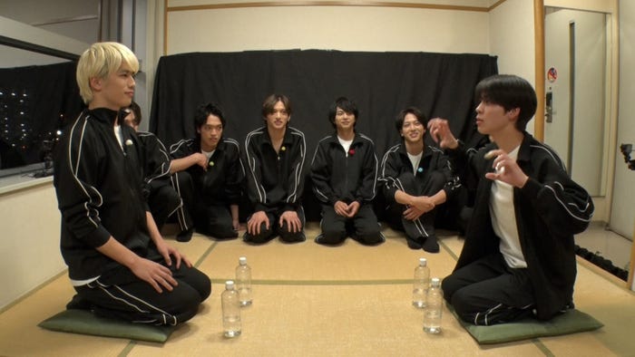 (左から)篠塚大輝、橋本将生、原嘉孝、猪俣周杜、佐藤勝利、寺西拓人、松島聡(C)フジテレビ