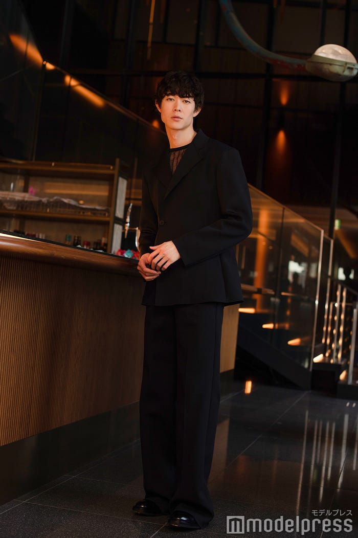 宮沢氷魚(C)モデルプレス/ヘアメイク:吉田太郎(W)、スタリスト:庄 将司、協力:東急歌舞伎町タワー「JAM17」