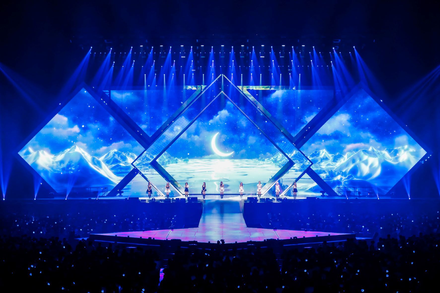 NiziU／撮影：田中聖太郎写真事務所（提供写真）