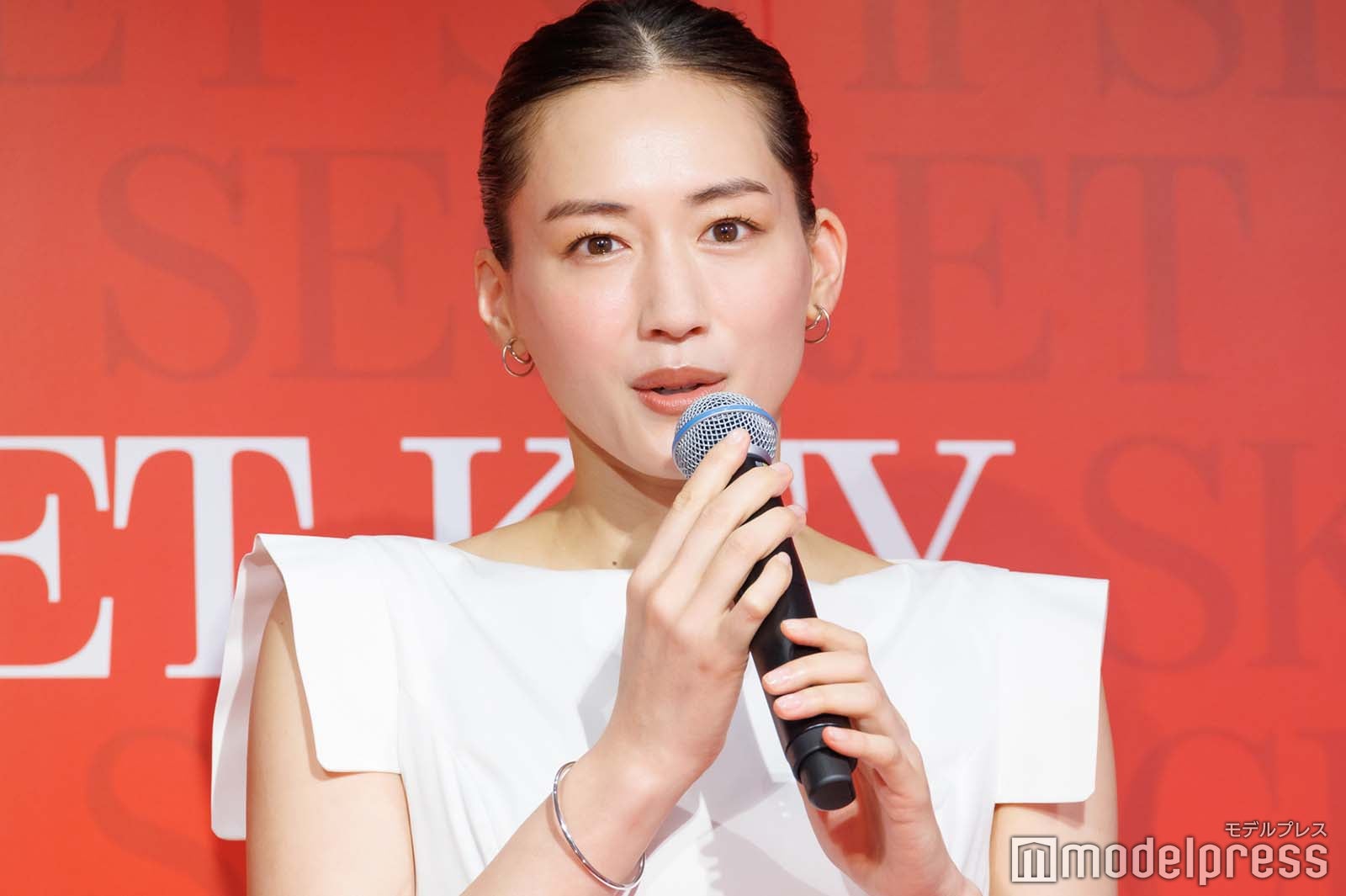 綾瀬はるか（C）モデルプレス