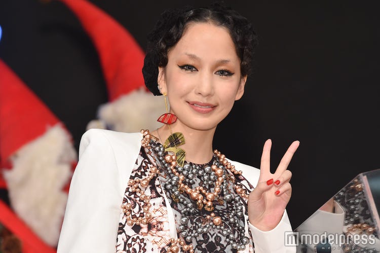 中島美嘉 美人姉との2ショット公開 目がそっくり 最強遺伝子 と反響 モデルプレス 中島美嘉 美人姉との2ショット公開 目がそっくり 最強遺伝子 と反響 モデルプレス