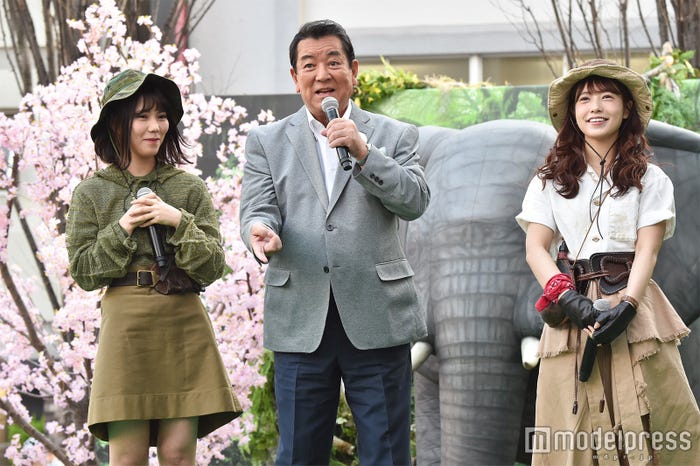 (左から)川後陽菜、加山雄三、斉藤優里(C)モデルプレス
