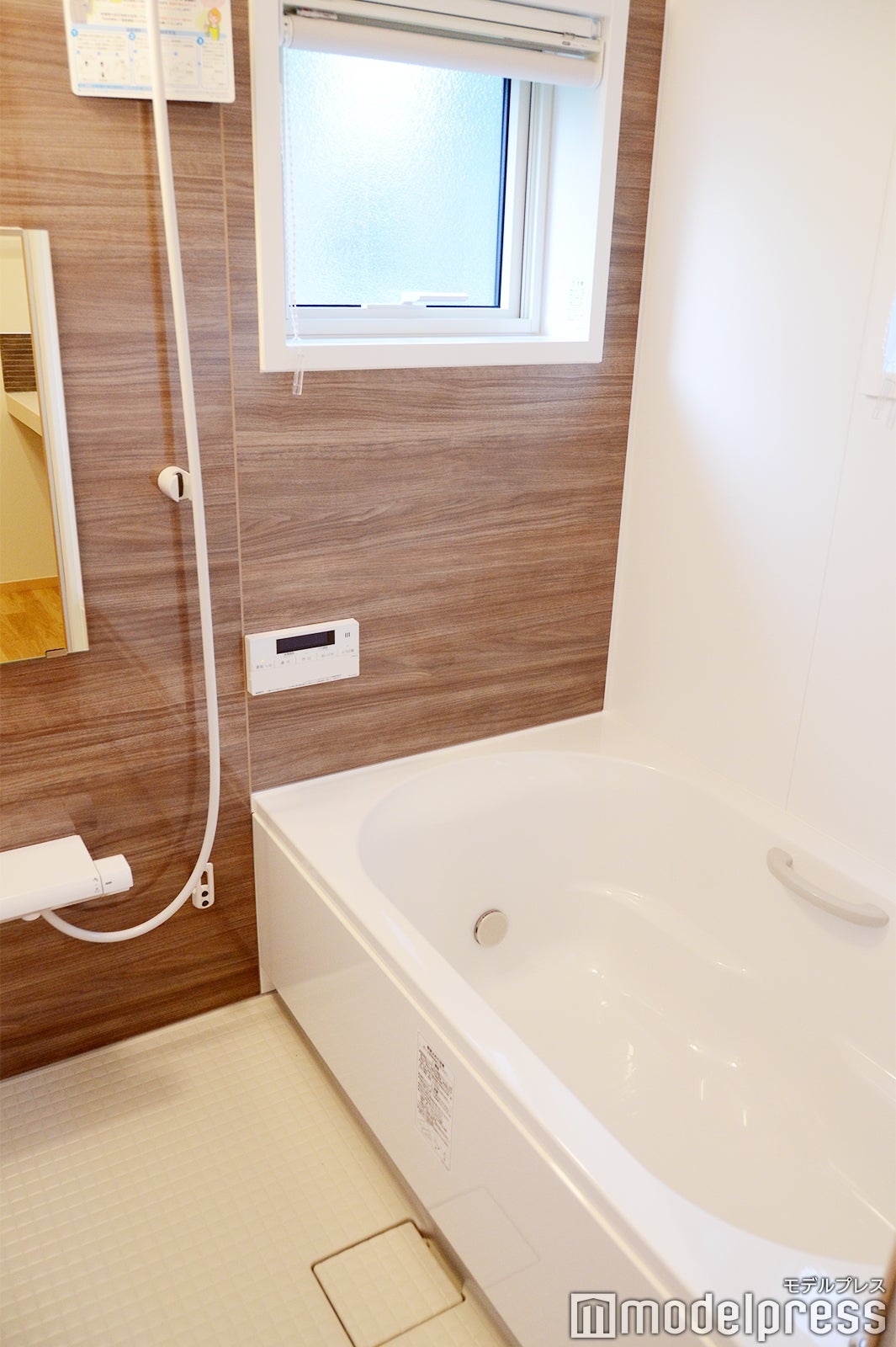 ゆったり足を伸ばせるバスタブ（C）モデルプレス