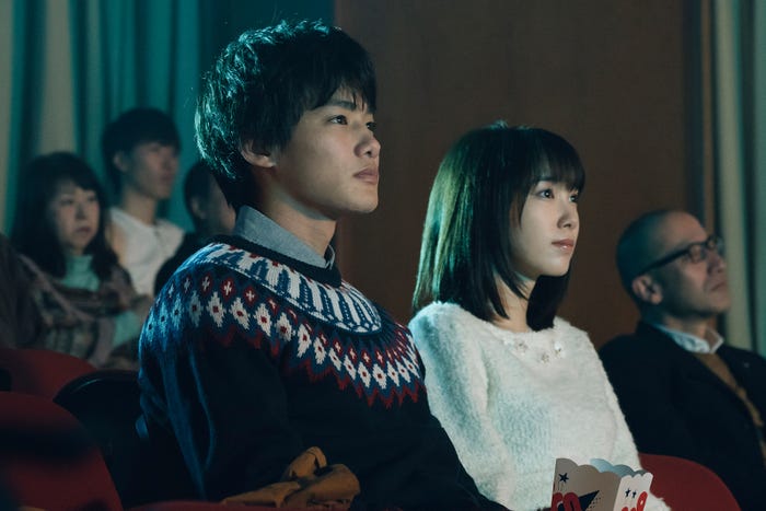 野村周平、飯豊まりえ/「電影少女」第3話より(C)「電影少女2018」製作委員会