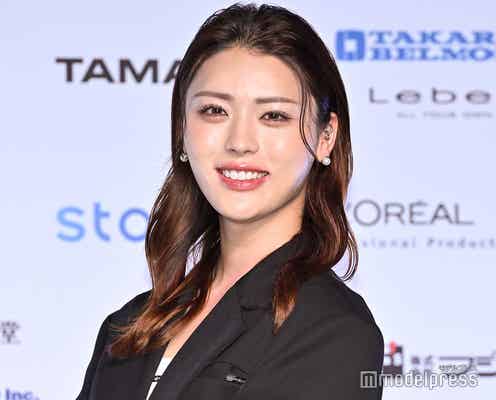 井手上漠、ミニ丈から美脚スラリ「奇跡の頭身」「見惚れる美しさ」と反響