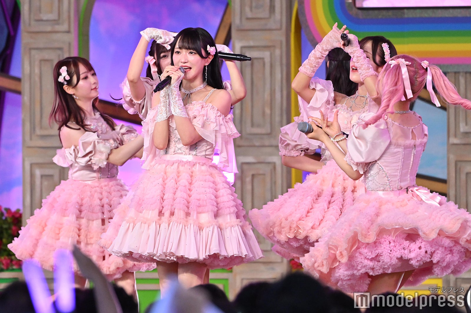 ＝LOVE（C）モデルプレス