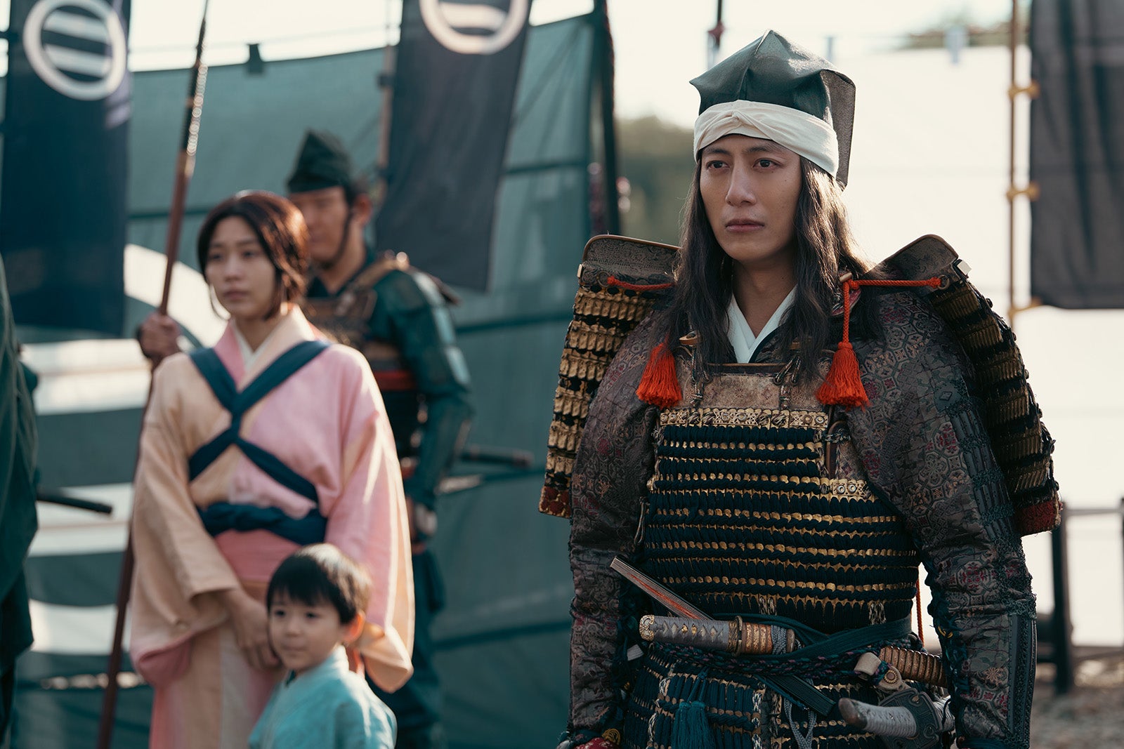 有村架純、溝端淳平ら （C）NHK