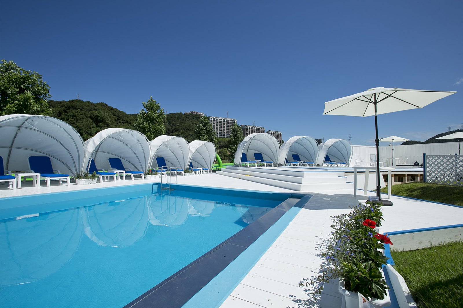 大人のラウンジプール／画像提供：ハウステンボス