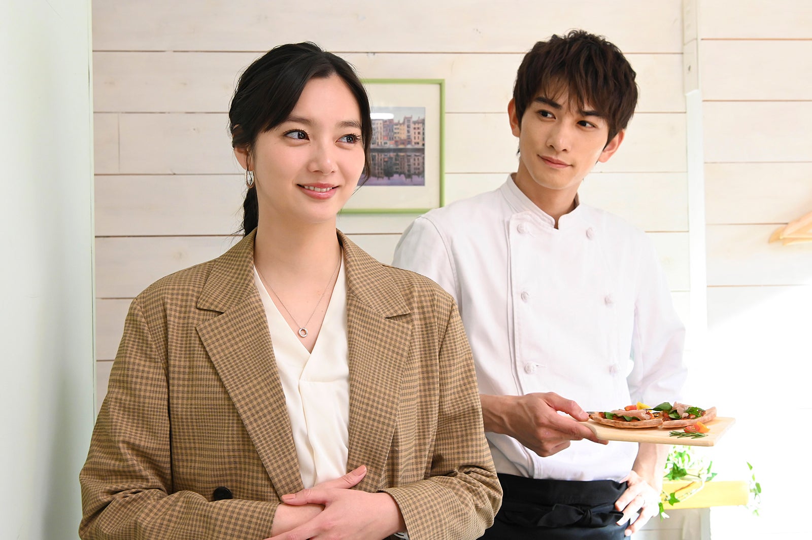 新川優愛、町田啓太（C）読売テレビ