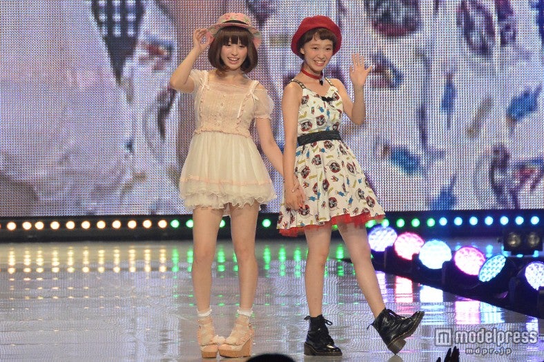 （左より）やのあんな、柴田紗希