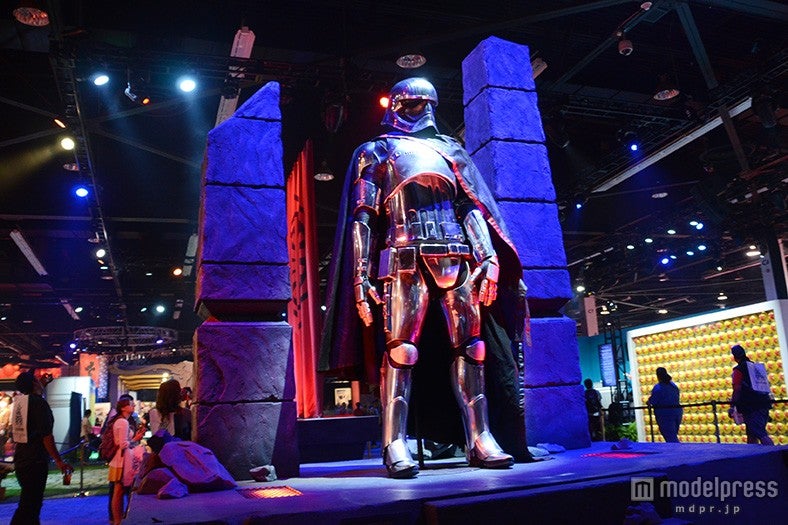 「スター・ウォーズ」最新作の展示ブース