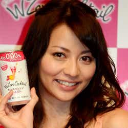 モデルプレス - 香里奈、ミニワンピで小悪魔な一面をチラリ 女子力アップの秘訣を明かす