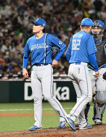 日本ハム、連勝8でストップ 天敵ソフトバンクに大敗 悪夢の八回、金村が1イニング10失点 周東に衝撃の満塁ランニング弾許す 最後は捕手の進藤が登板 新庄監督「明日勝つのみ」