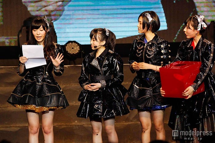 指原莉乃によるサプライズ発表(C)AKS