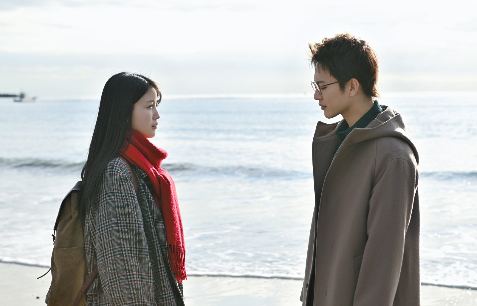 久保史緒里、三山凌輝「誰よりもつよく抱きしめて」2025年2月7日（金）より TOHOシネマズ 日比谷ほか全国ロードショー（C）2025「誰よりもつよく抱きしめて」HIAN／アークエンタテインメント