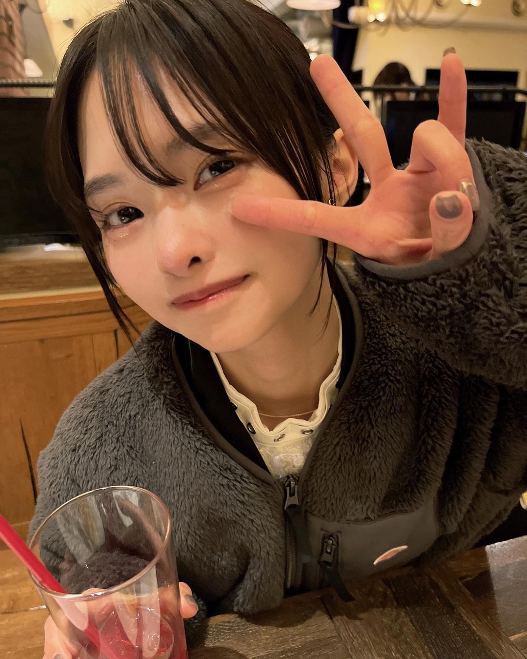 “AI画像疑惑”で話題・2児のシングルマザー藤咲凪、整形告白「無整形のリアルJK」時代の写真公開に反響