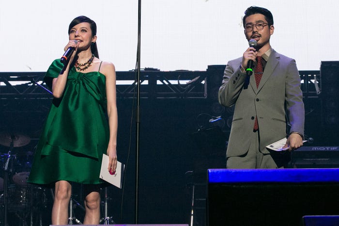 ベッキーとハマ・オカモト(C) BSスカパー!「フルコーラス」