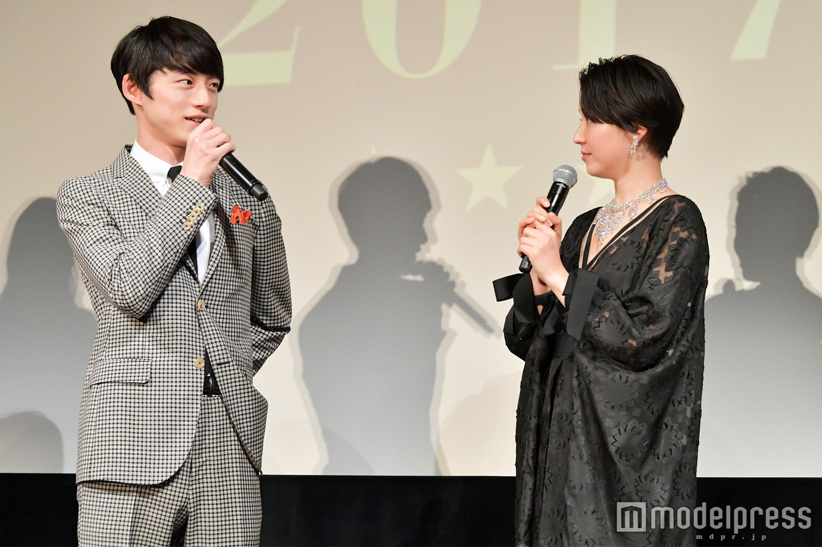 坂口健太郎、長澤まさみ （C）モデルプレス